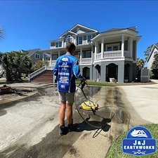 Expert-6000-Sqft-Driveway-Cleaning-in-Rivertowne-Mount-Pleasant-JJ-Earthworks-Delivers-Perfect-Results 0
