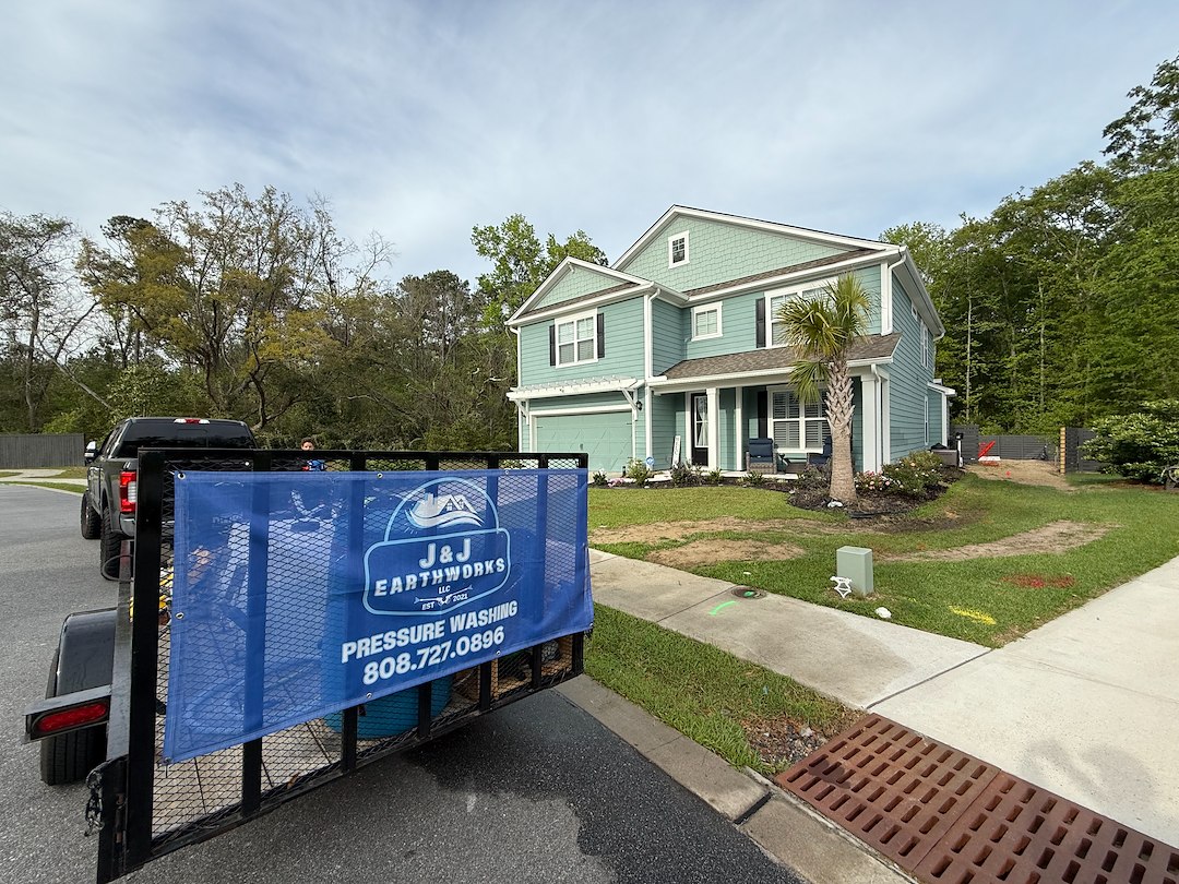 Gentle House Washing in Moore’s Landing – Soft Wash Solution by Mount Pleasant’s Trusted Pressure Washing Experts