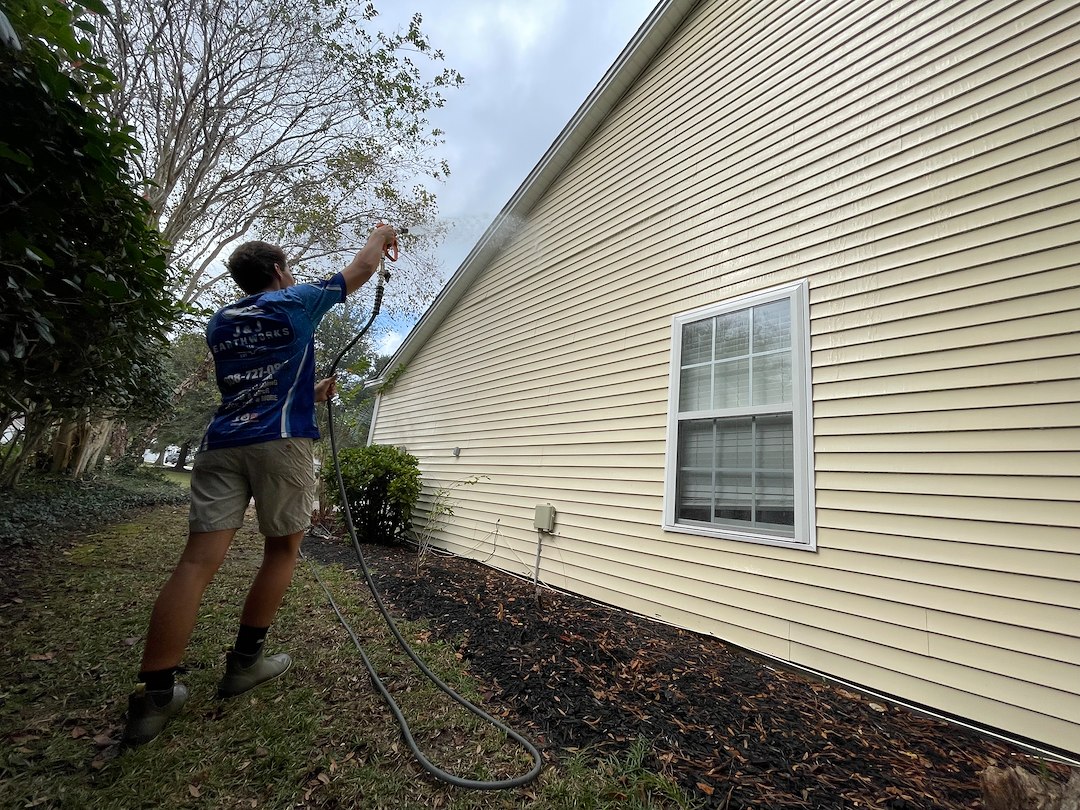 J&J Earthworks Provides Superior House and Driveway Cleaning in Mount Pleasant’s Park West Community