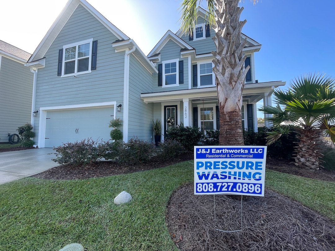 J&J Earthworks Revitalizes Homes with Expert Soft Washing in Mount Pleasant's Moores Landing