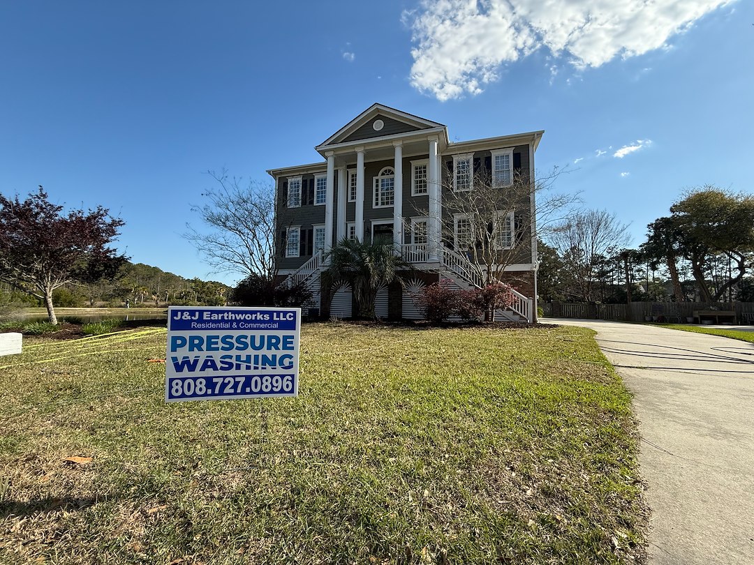 Pre-Listing House Washing in Planter’s Pointe – Boosting Curb Appeal Before the Sale in Mount Pleasant, SC