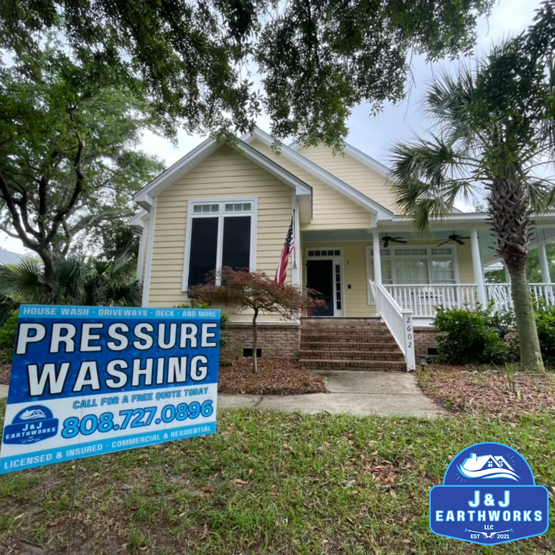 Professional House Washing in Rivertowne, Mount Pleasant – Safe & Effective Soft Wash by J&J Earthworks
